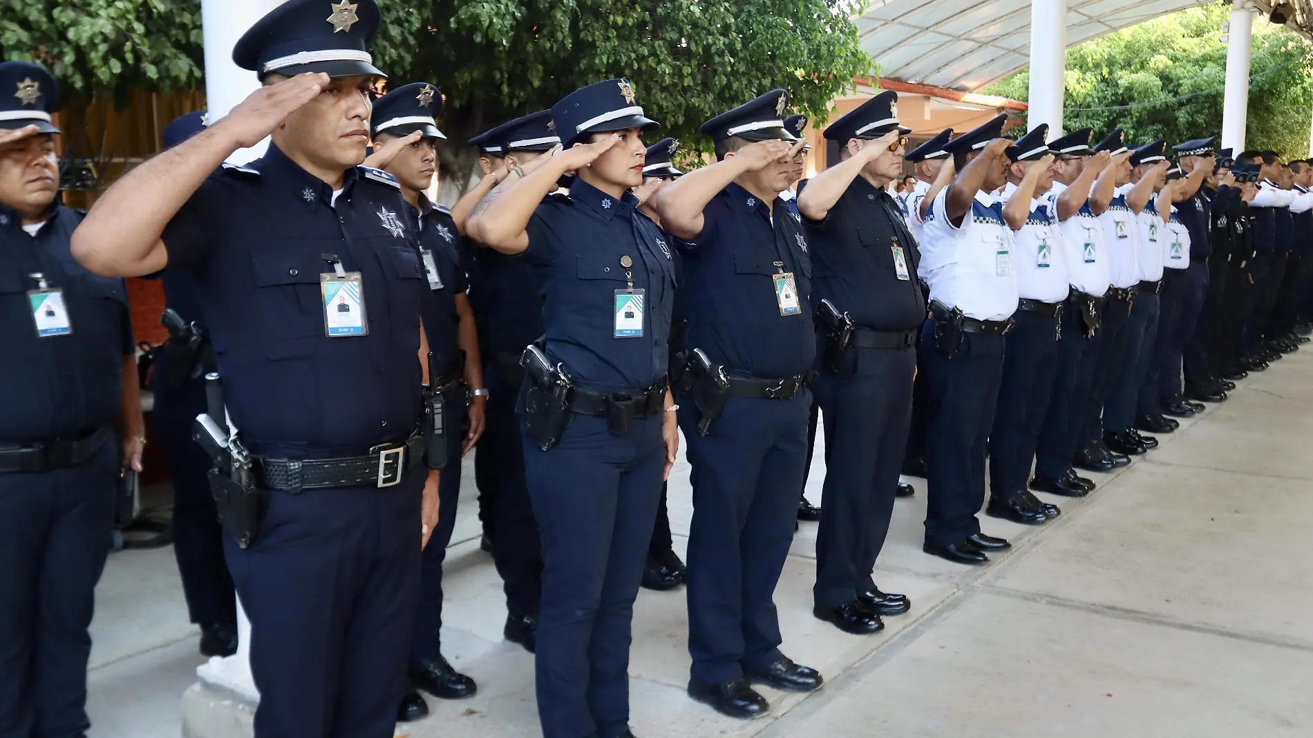 POLICÍAS - Fco Meza - El Sol de León (2)